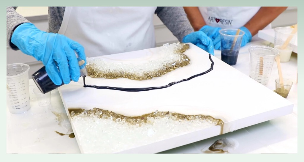 artists-creating-a-geode-design-with-resin-resin-art-business-name-ideas