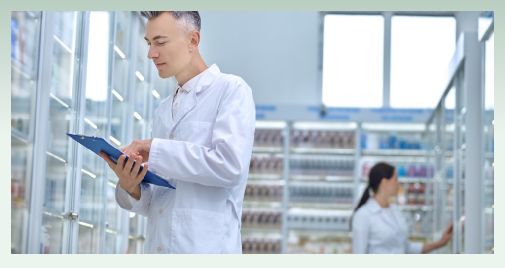 two-pharmacists-working-in-modern-pharmacy-unique-pharmacy-names