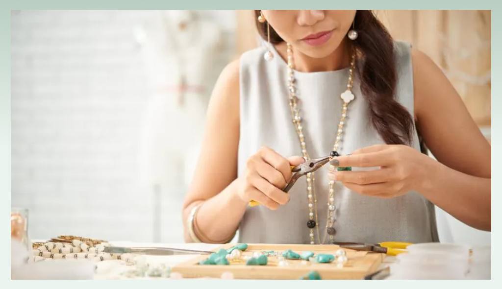 Create-and-sell-jewelry-business-ideas-for-family-entertainment